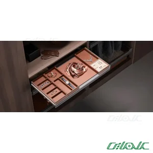 جای زیورآلات چرمی ریلی WS4158S داخل کمد